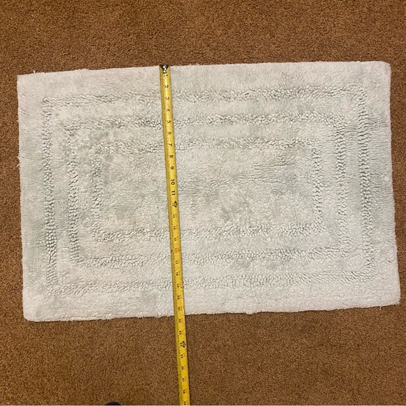 Two Matching Carpets- NOW OR NEVER! - Picture 3 of 8